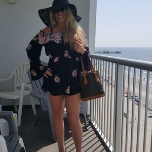 Meet your Posher, Ronica